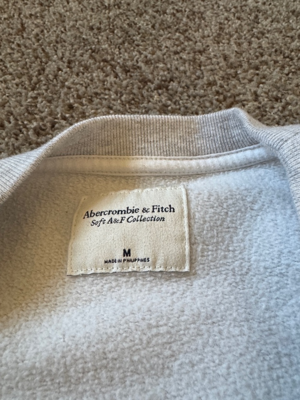 ABERCROMBIE AND FITCH DIET COKE CREWNECK - Picture 3 of 3